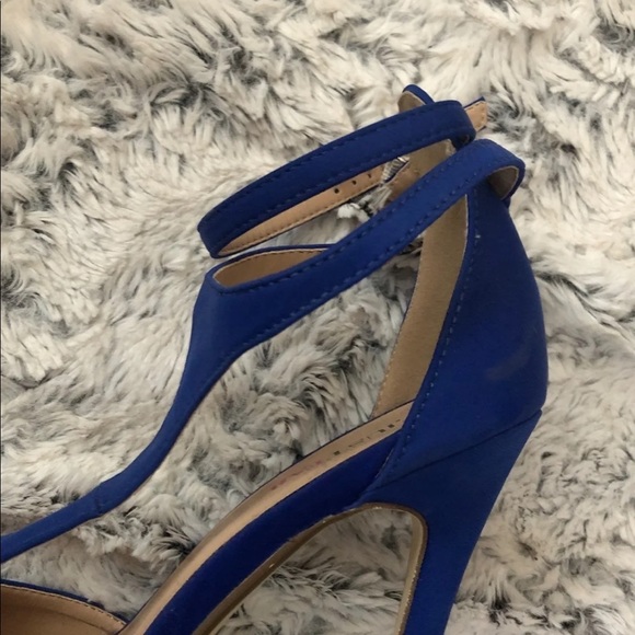 Heels - Picture 3 of 3